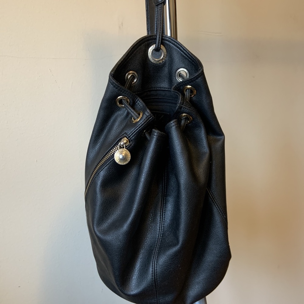 Vintage Liz Claiborne leather bucket bag